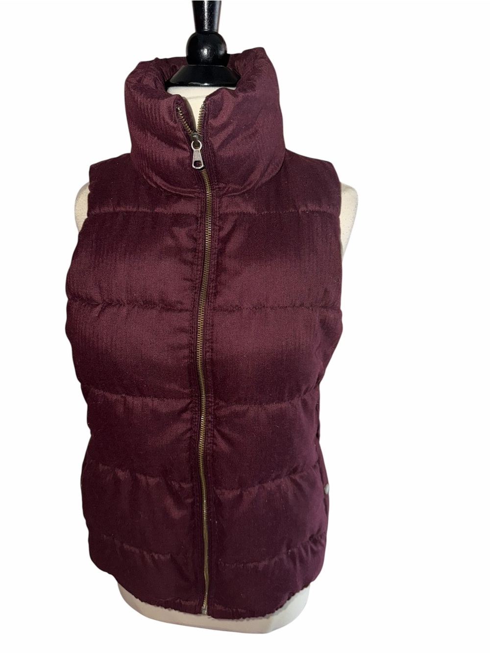 Old Navy women’s Small burgundy full zip vest